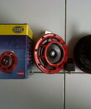 còi đĩa đỏ hella supertone