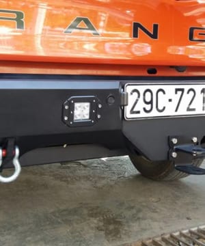 Cản sau xe ford ranger có đèn lùi