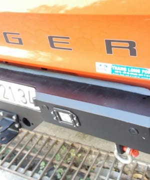 Cản sau xe ford ranger có đèn lùi
