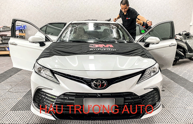 Dán phim cách nhiệt Camry cao cấp