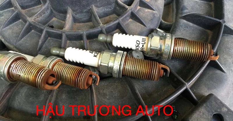 Bugi ô tô bị cháy